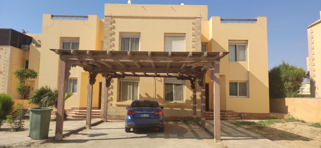 A Sea View Spacious Cheering 5 Bedroom Villa Ain Sokhna "Ain Bay" فيلا كاملة للإيجار قرية العين باي Ain Sukhna Eksteriør billede