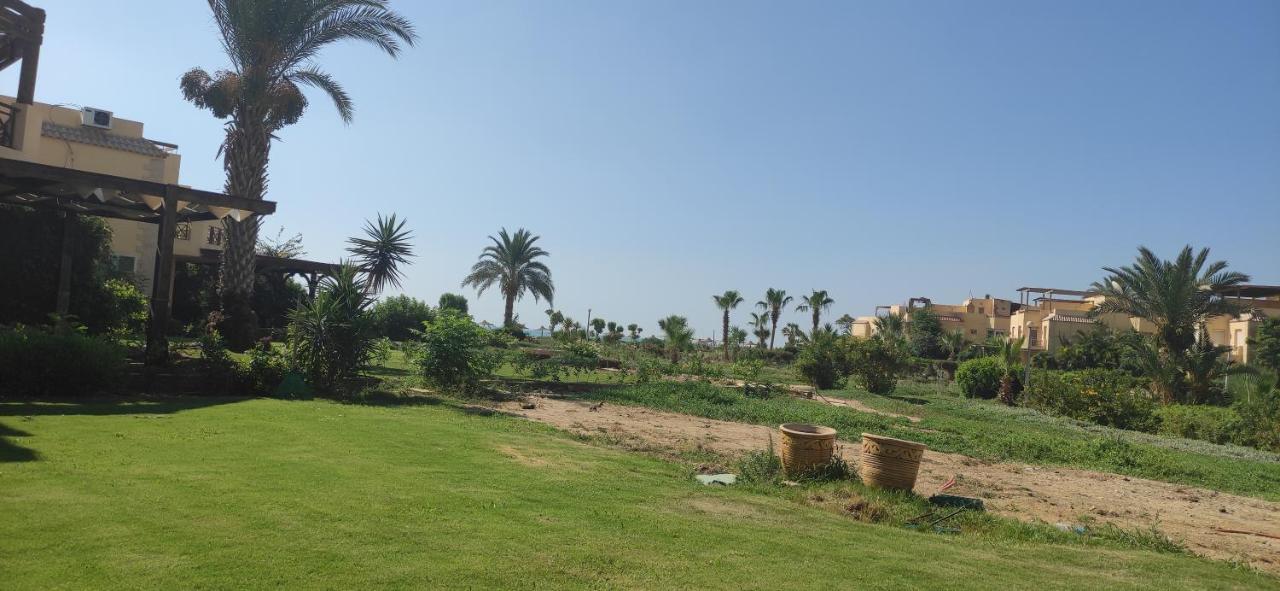 A Sea View Spacious Cheering 5 Bedroom Villa Ain Sokhna "Ain Bay" فيلا كاملة للإيجار قرية العين باي Ain Sukhna Eksteriør billede