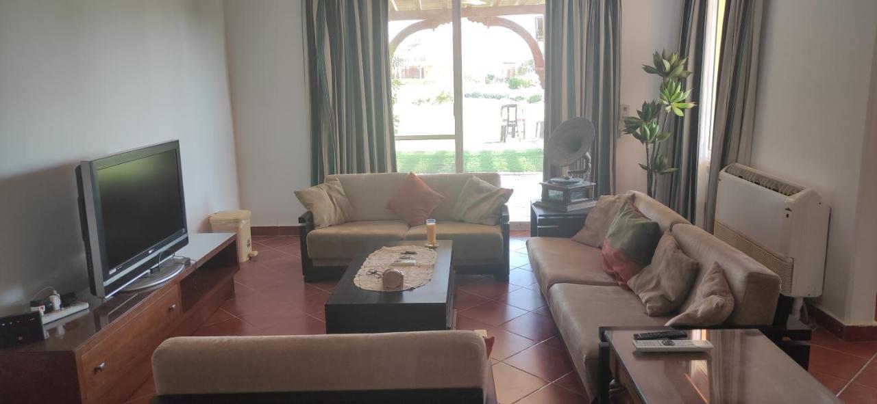 A Sea View Spacious Cheering 5 Bedroom Villa Ain Sokhna "Ain Bay" فيلا كاملة للإيجار قرية العين باي Ain Sukhna Eksteriør billede