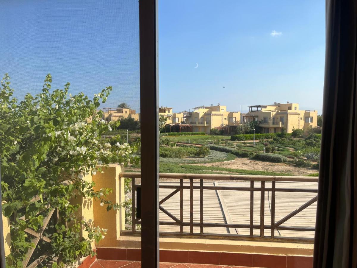A Sea View Spacious Cheering 5 Bedroom Villa Ain Sokhna "Ain Bay" فيلا كاملة للإيجار قرية العين باي Ain Sukhna Eksteriør billede