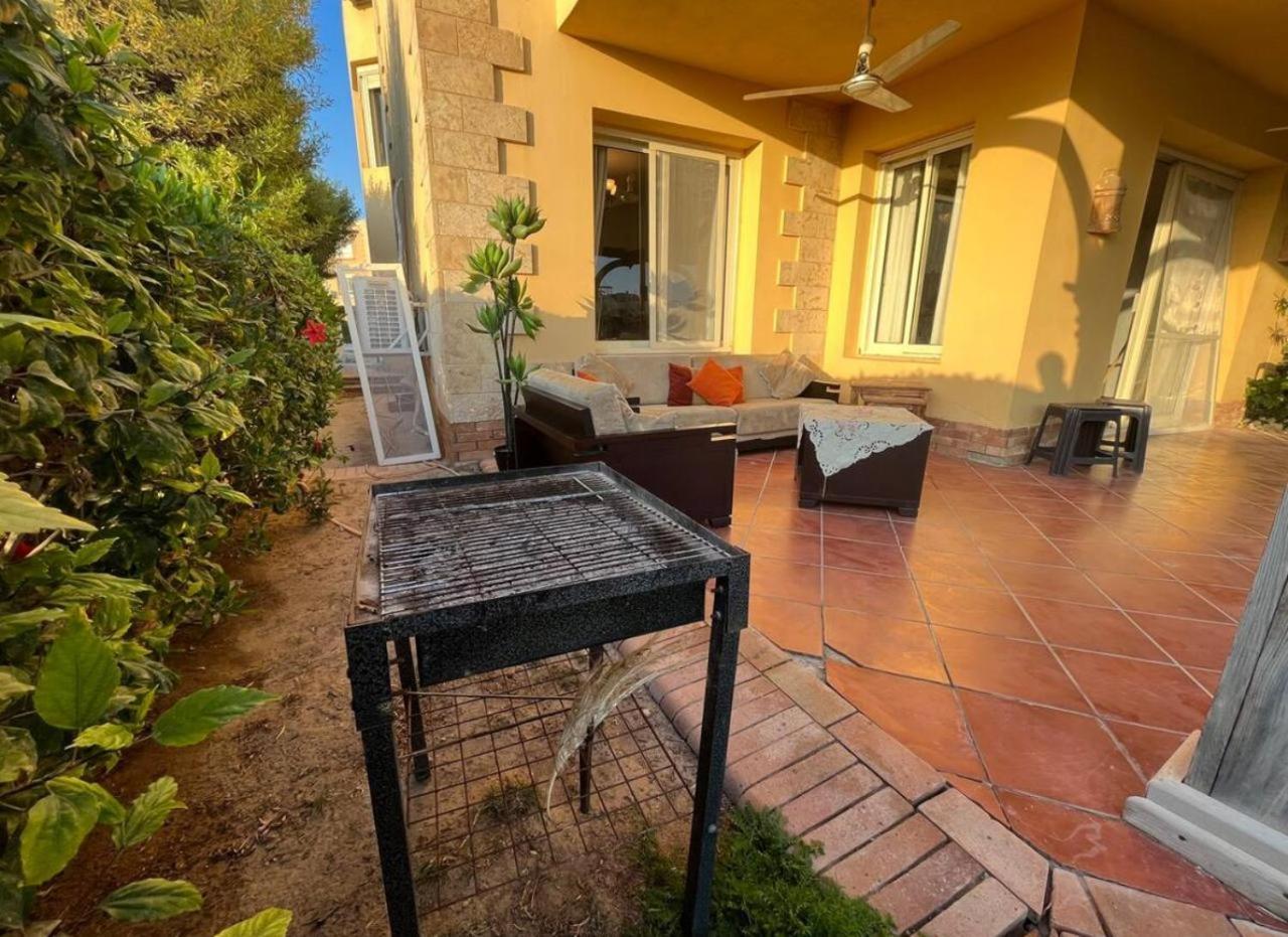 A Sea View Spacious Cheering 5 Bedroom Villa Ain Sokhna "Ain Bay" فيلا كاملة للإيجار قرية العين باي Ain Sukhna Eksteriør billede