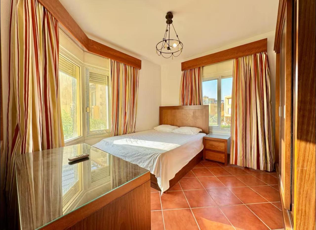 A Sea View Spacious Cheering 5 Bedroom Villa Ain Sokhna "Ain Bay" فيلا كاملة للإيجار قرية العين باي Ain Sukhna Eksteriør billede