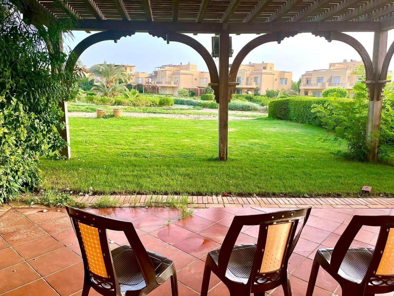 A Sea View Spacious Cheering 5 Bedroom Villa Ain Sokhna "Ain Bay" فيلا كاملة للإيجار قرية العين باي Ain Sukhna Eksteriør billede