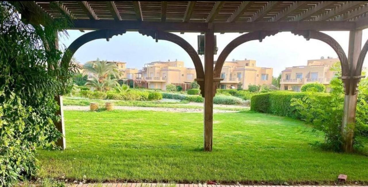 A Sea View Spacious Cheering 5 Bedroom Villa Ain Sokhna "Ain Bay" فيلا كاملة للإيجار قرية العين باي Ain Sukhna Eksteriør billede